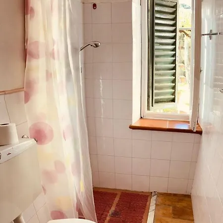 The Garden House Apartment *